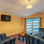 Manor Ξενοδοχείο 4*