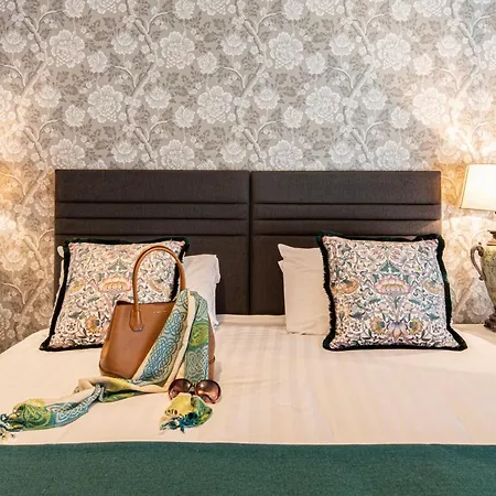 Manor Hotel 4*