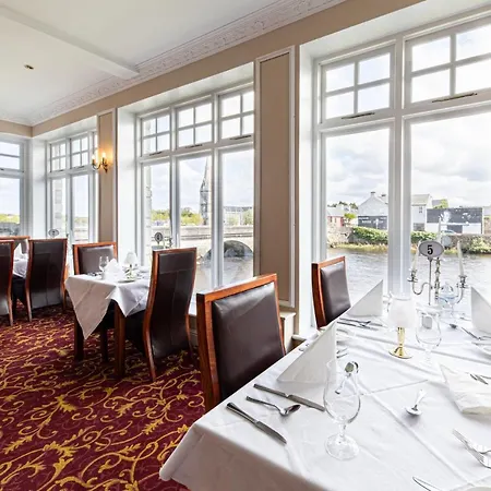 Manor Hotel 4*