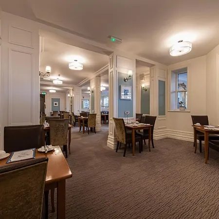 فندق Manor 4*