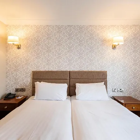 Manor Hotel 4*