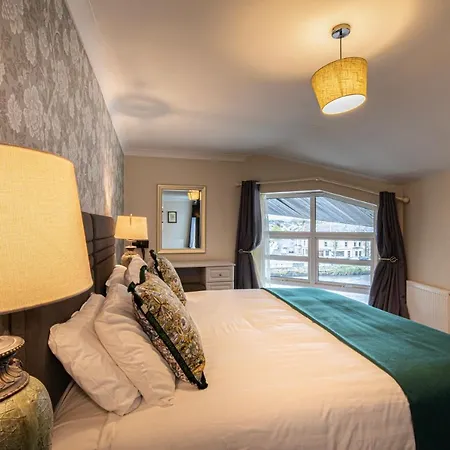 Manor Hotel 4*